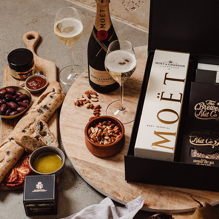 Moet & Gourmet Nibbles Hamper