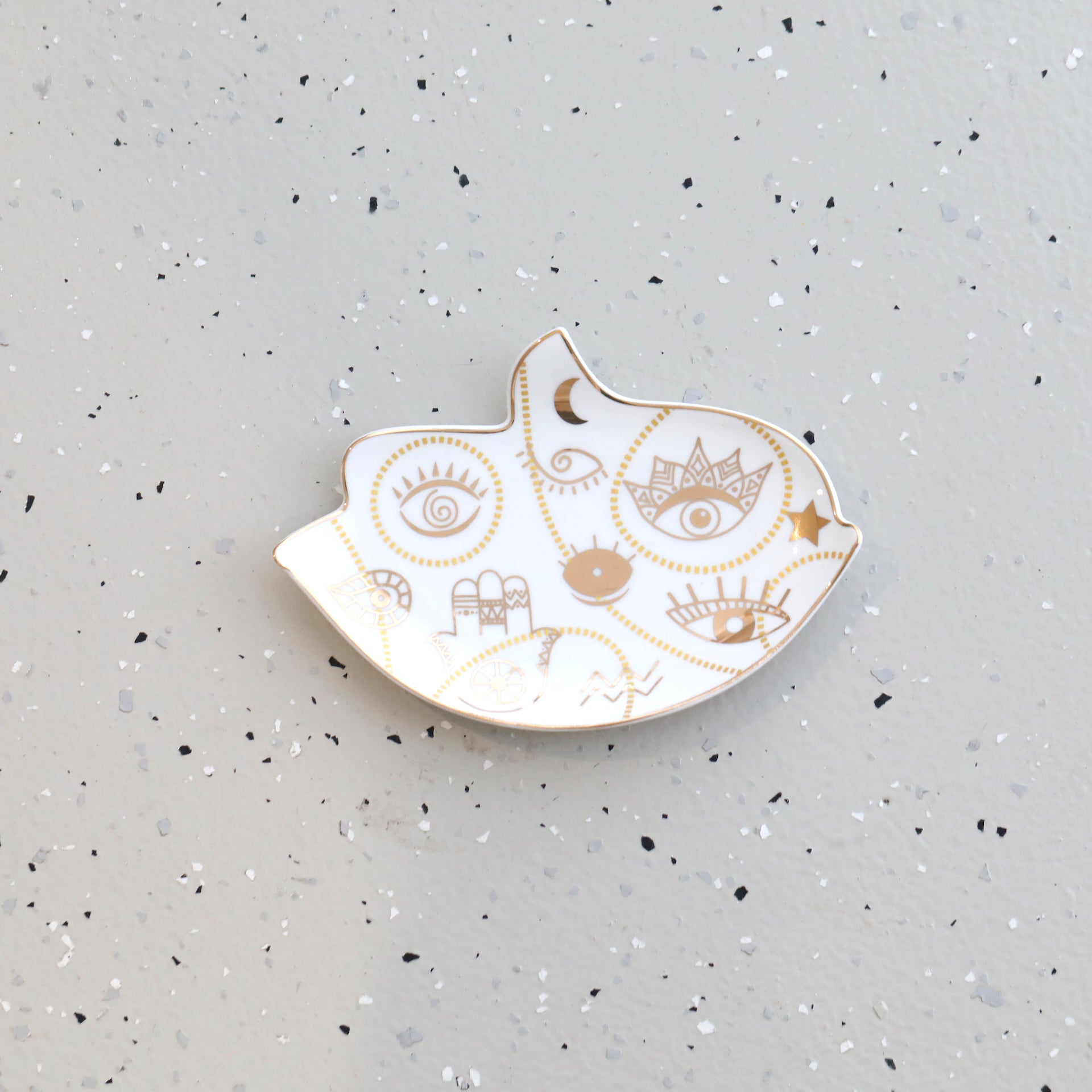 High-Quality Ceramic Jewellery Display Plate in Cream by Mrs V