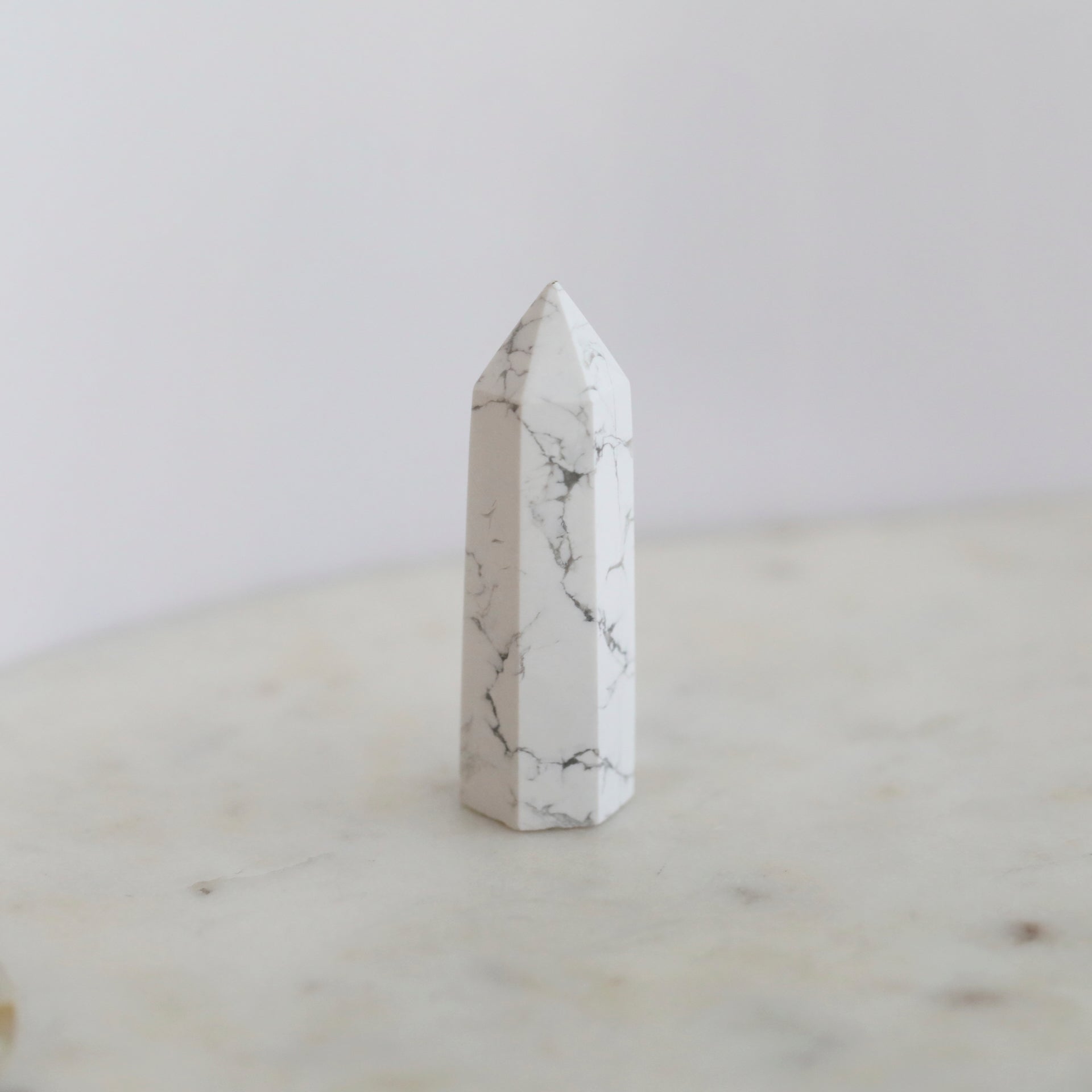 Howlite Crystal Tower for Calming and Balance – Ideal for Stress Relief